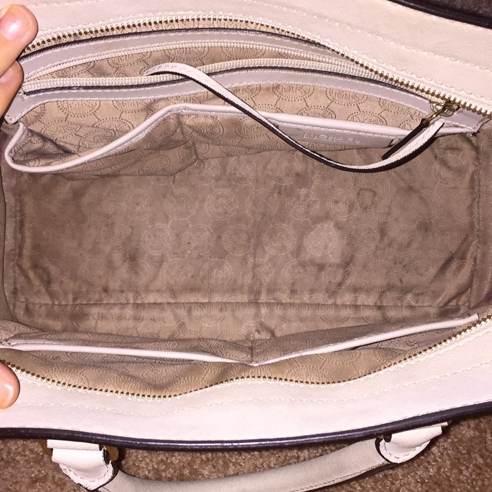 Michael Kors Purse - Picture 5 of 8